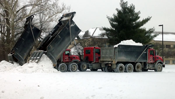 snow hauling services, snow relocation from B&B Group Inc. 